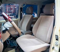 Toyota Land Cruiser 70
